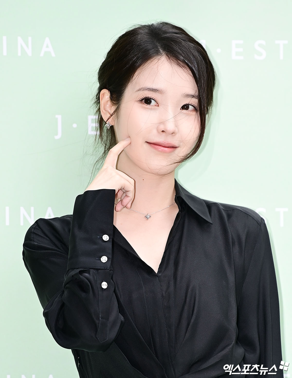 실시간-행사-참여한-아이유-기사사진-JPG-6-이미지