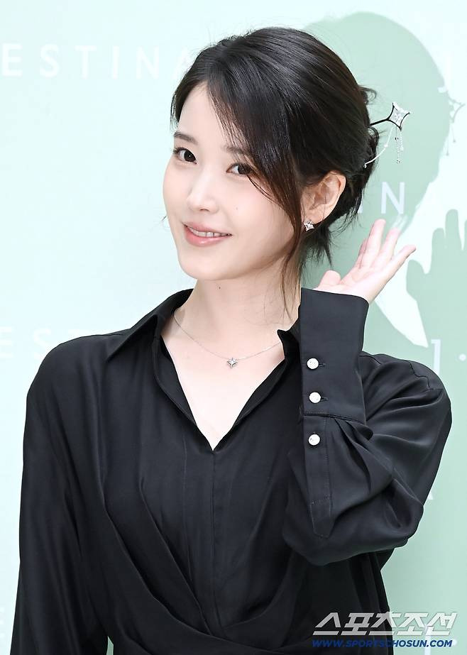 실시간-행사-참여한-아이유-기사사진-JPG-0-이미지