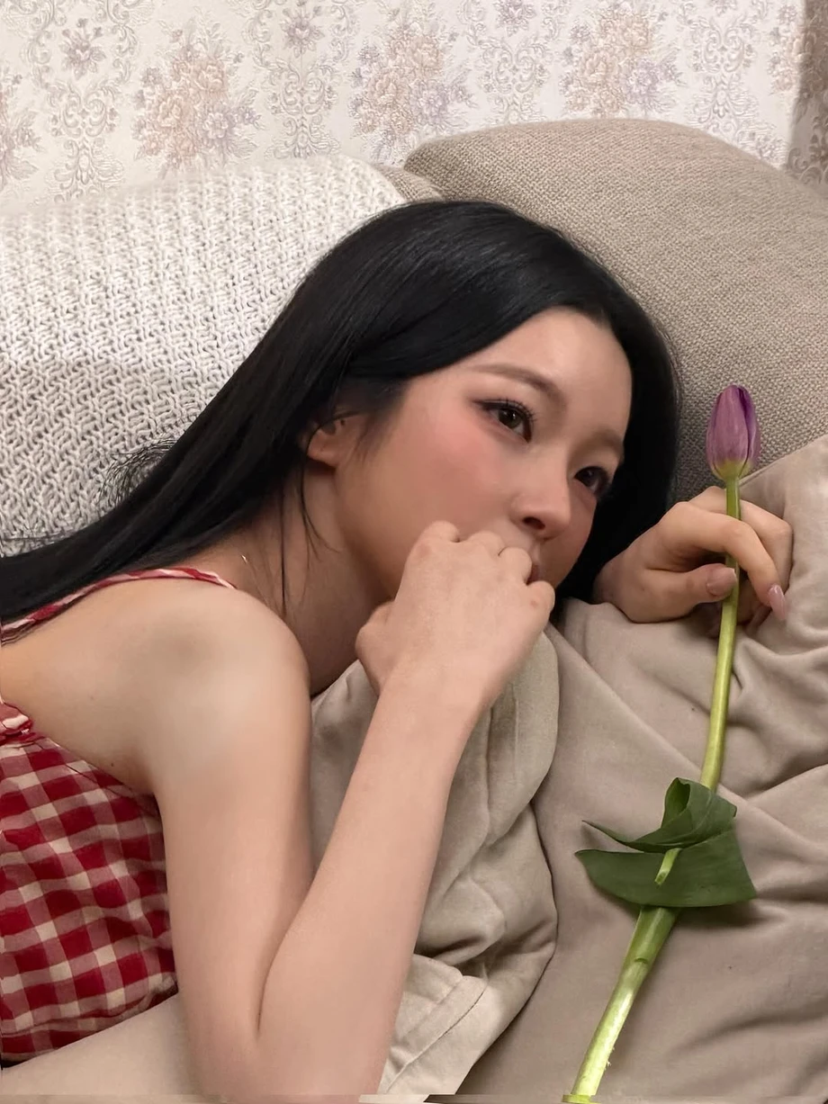 프로미스나인-백지헌.jpg-1-이미지