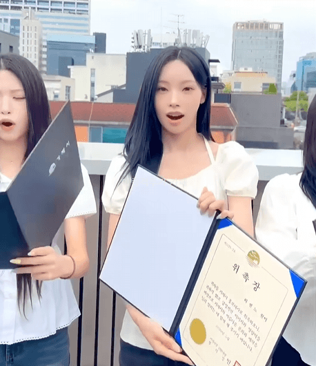 유튜브-알고리즘-휩쓴-밈으로-홍보대사-된-걸그룹-23-이미지