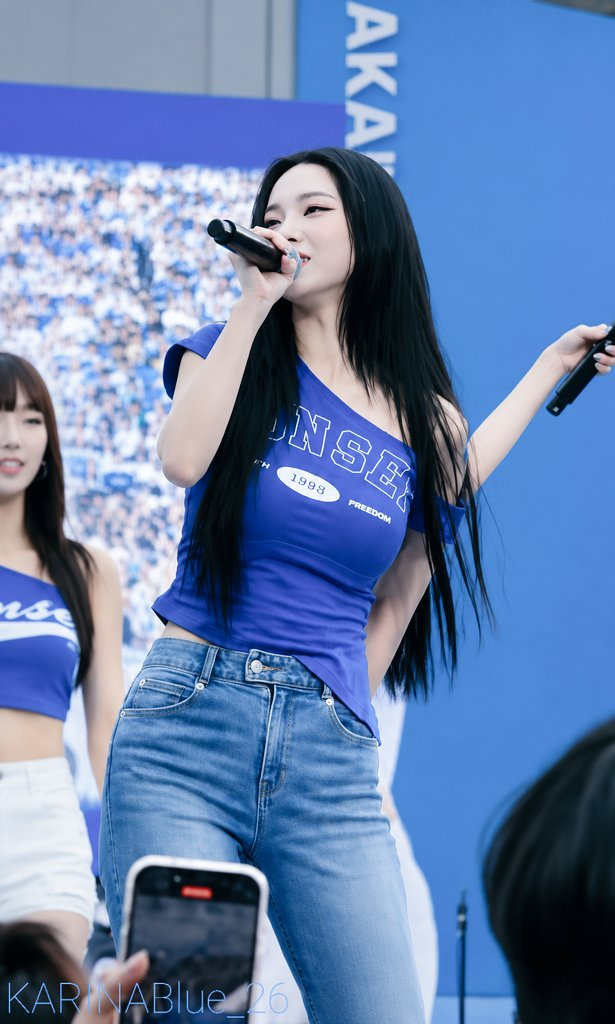 카리나-이즈-블루.jpgif-6-이미지