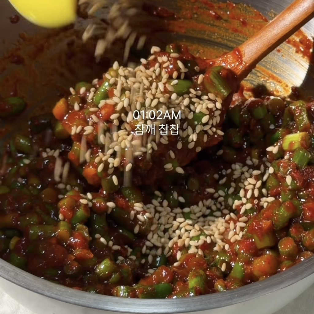 지금-아니면-못먹는다는-국산-마늘쫑비빔밥(봄동-비빔밥-비켜~!)-0-이미지