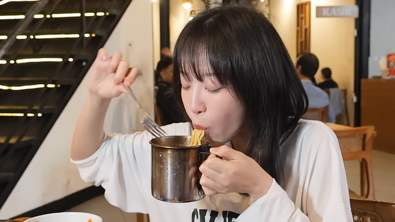 인도네시아에서-3시간-동안-메뉴-17개-먹방한-쯔양-34-이미지