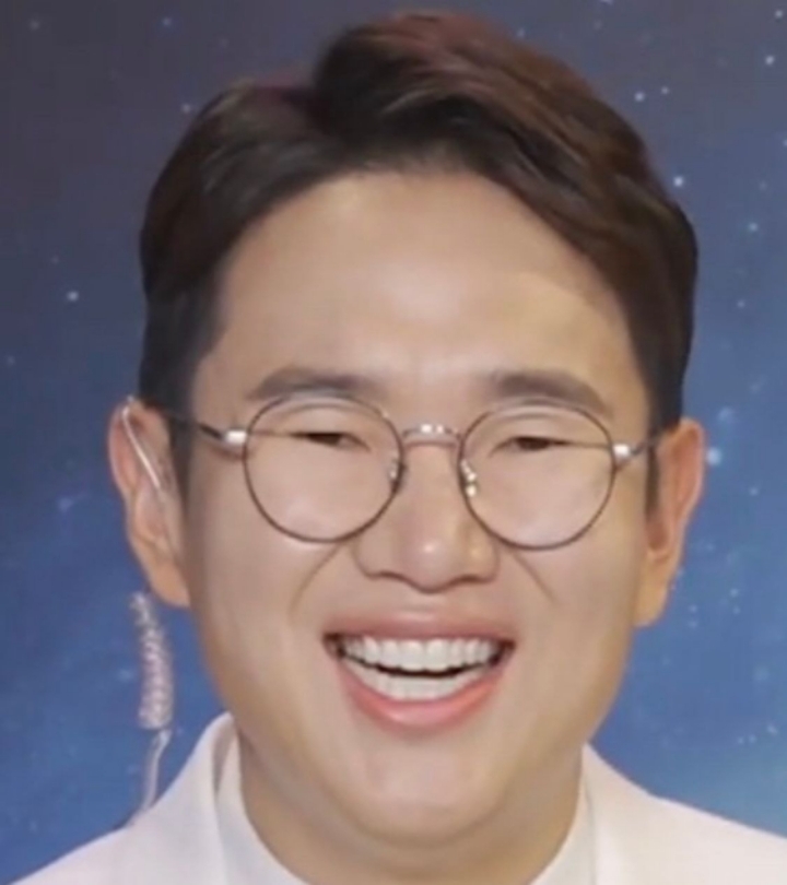 장성규가-웃을때-입만-웃는-이유-14-이미지