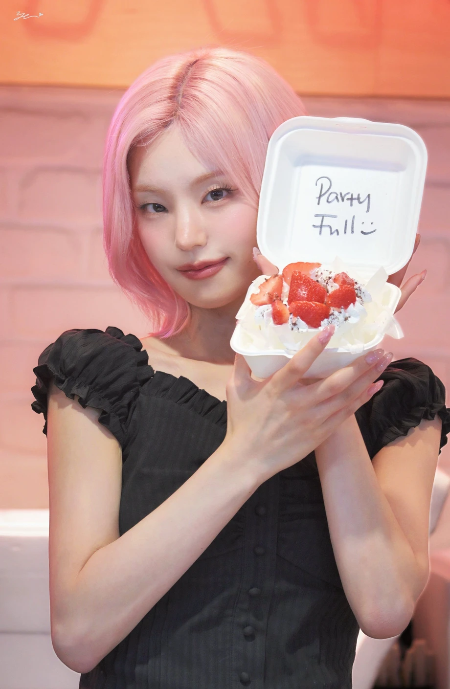 분홍머리가-잘-어울리는-황예지-8-이미지