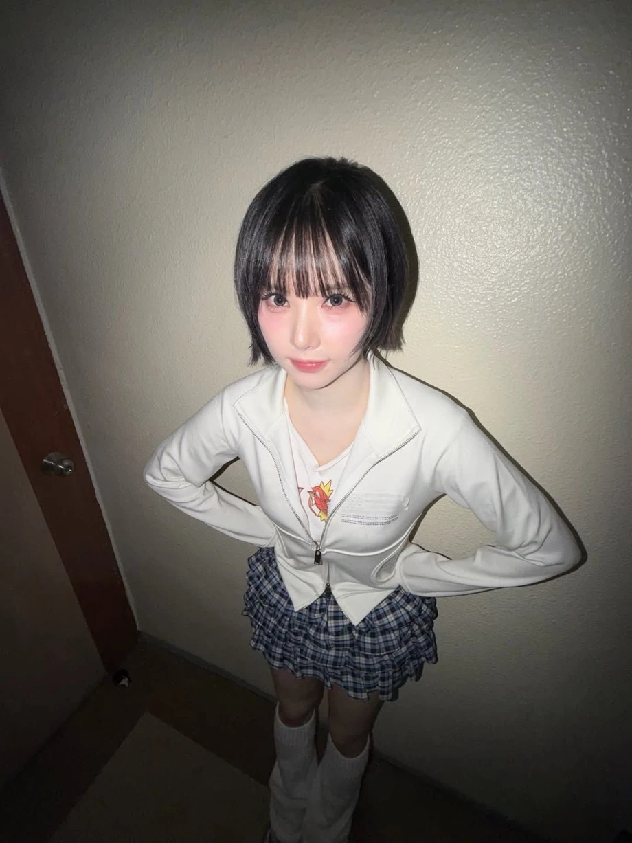 VIVIZ-은하.jpg-3-이미지