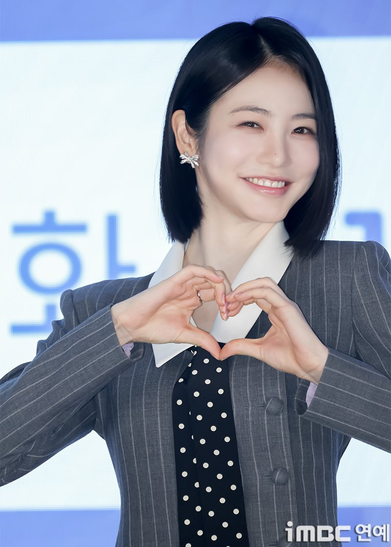 '닥터-섬보이'-제작발표회-신예은.jpgif-6-이미지