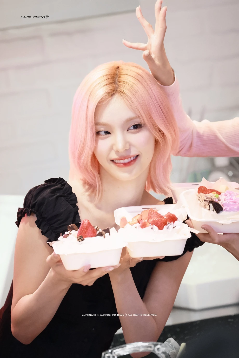 분홍머리가-잘-어울리는-황예지-1-이미지