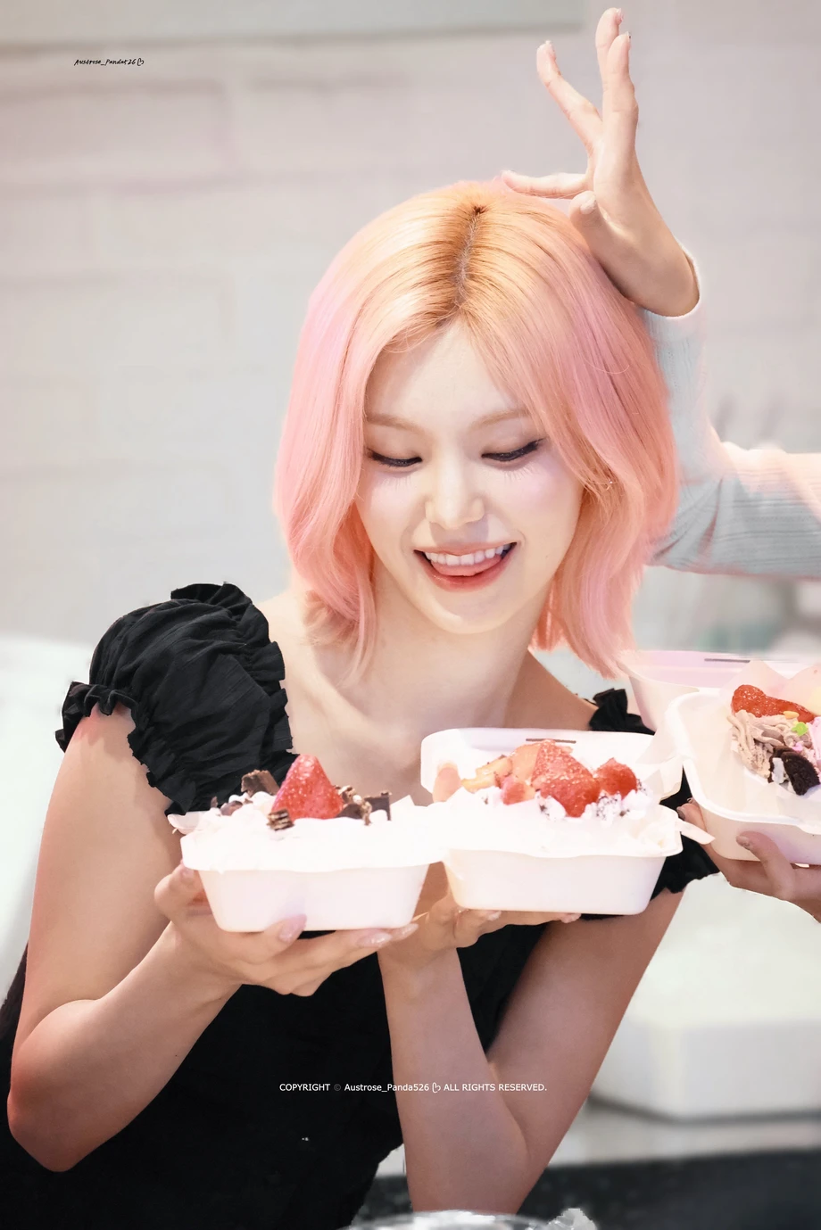 분홍머리가-잘-어울리는-황예지-2-이미지