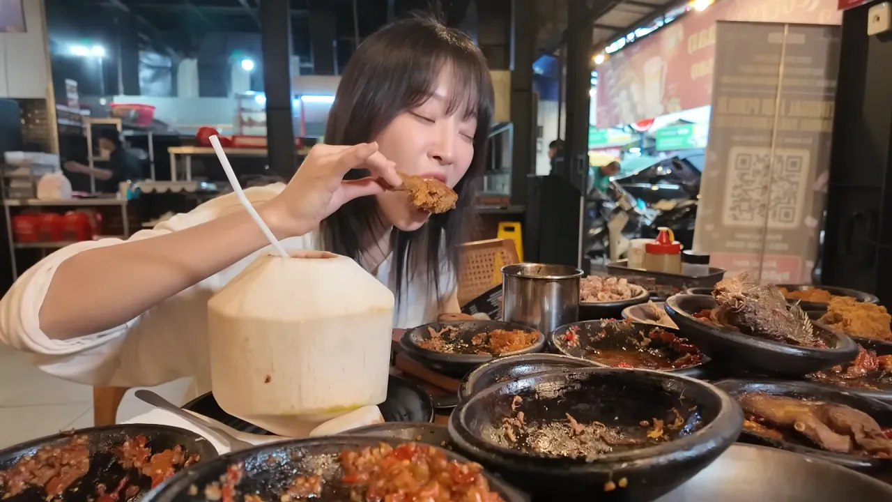 인도네시아에서-3시간-동안-메뉴-17개-먹방한-쯔양-44-이미지