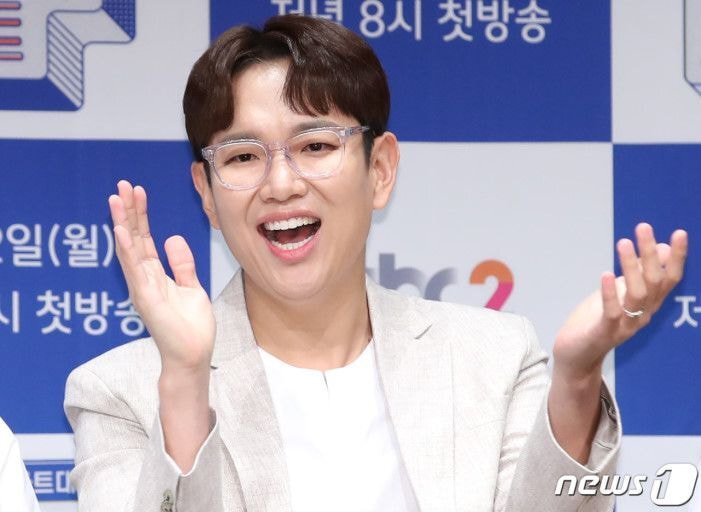 장성규가-웃을때-입만-웃는-이유-0-이미지