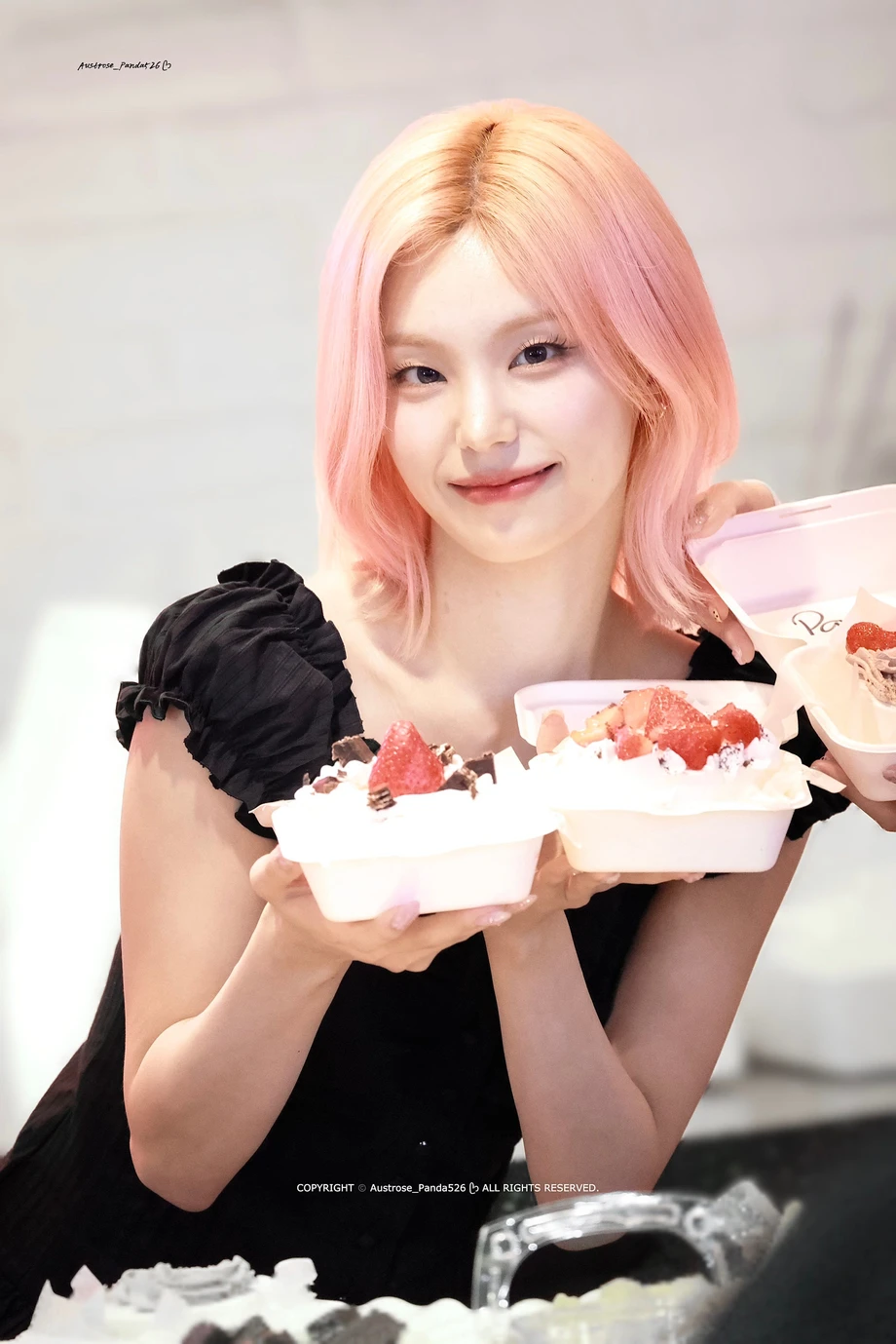 분홍머리가-잘-어울리는-황예지-0-이미지