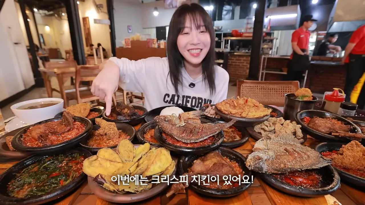 인도네시아에서-3시간-동안-메뉴-17개-먹방한-쯔양-19-이미지
