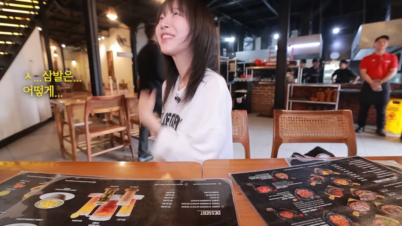 인도네시아에서-3시간-동안-메뉴-17개-먹방한-쯔양-12-이미지