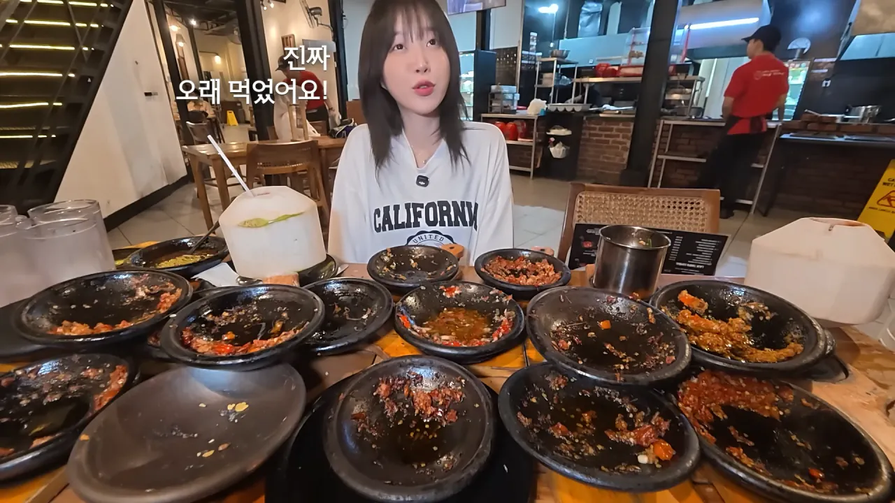 인도네시아에서-3시간-동안-메뉴-17개-먹방한-쯔양-57-이미지