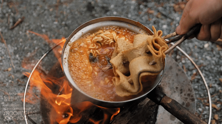 어구리-라면.gif-1-이미지