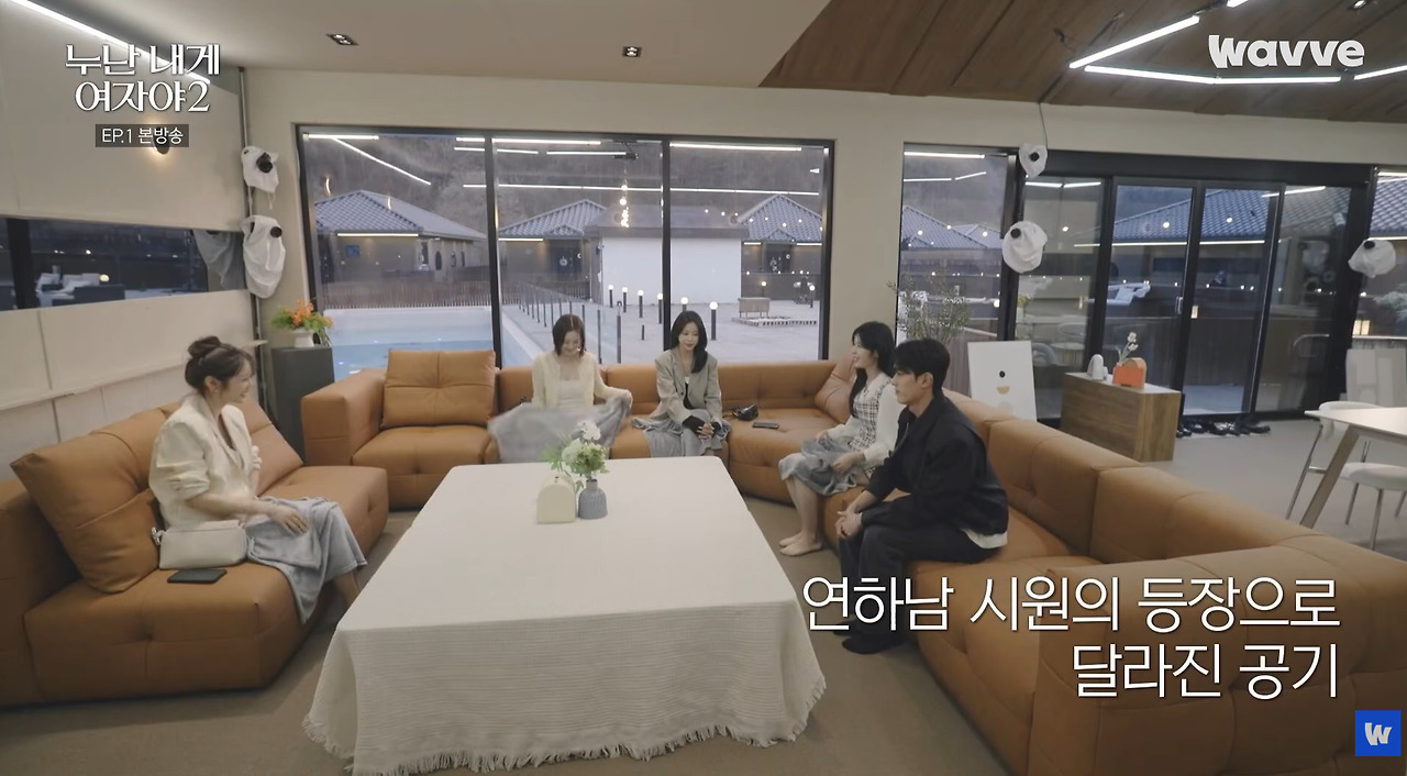 연애-생각-없는-여자들이-잘생긴-연하남-보면-생기는-일.jpg-17-이미지