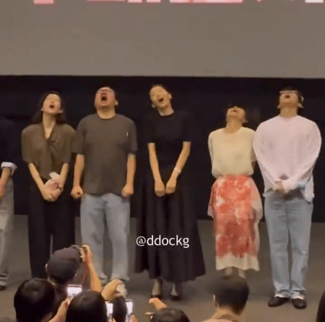 오늘-군체-무대인사에-좀비들-옴-5-이미지