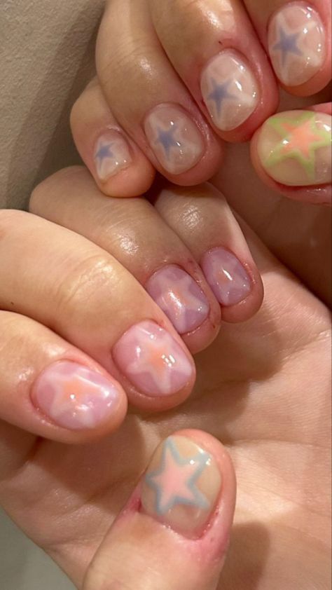 요새-유행하는-키치한-네일-8-이미지