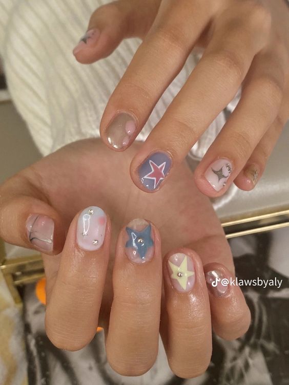 요새-유행하는-키치한-네일-7-이미지