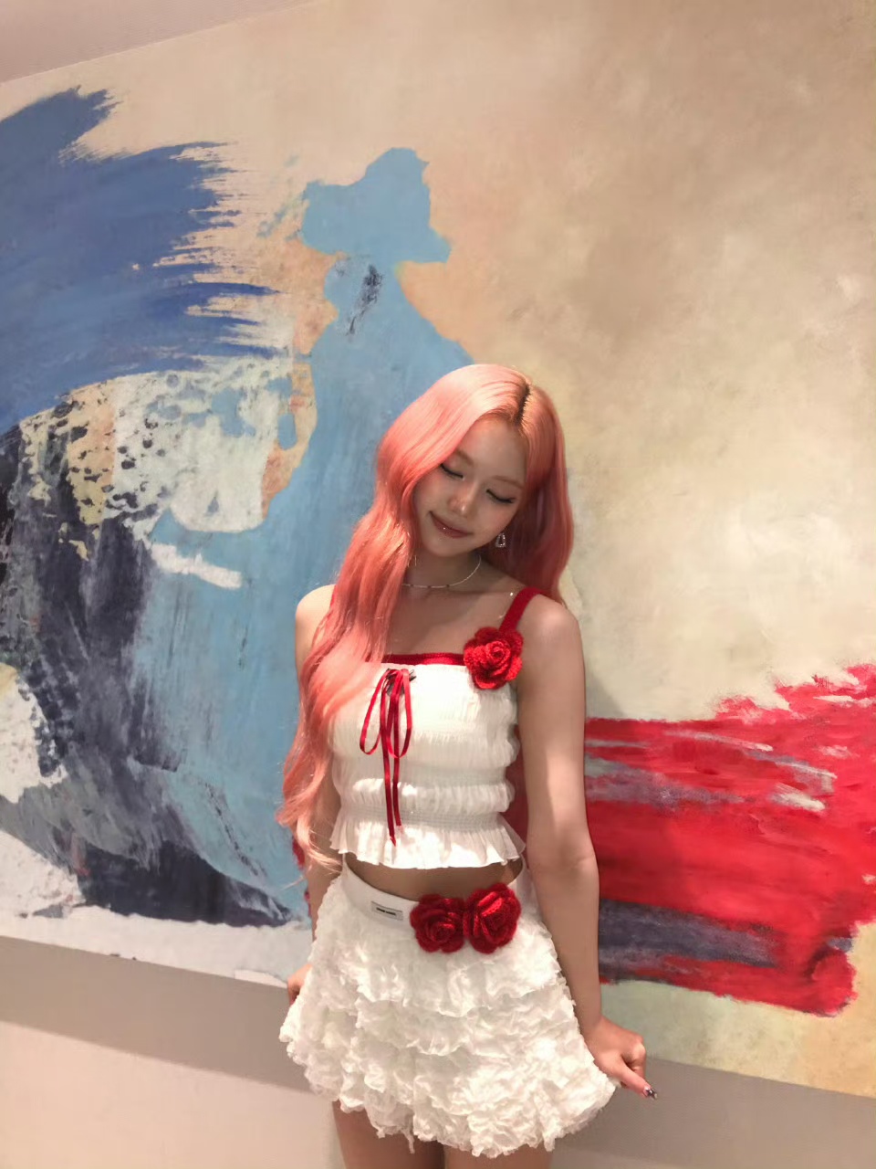 폼좋은-핑크머리-아이사-2-이미지