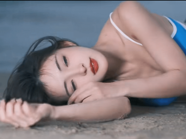 던져서-가방에-넣고는-좋아하는-윤아-1-이미지