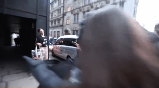 친구-거지같이-입히고-모델-데뷔시키기.jpgif-8-이미지