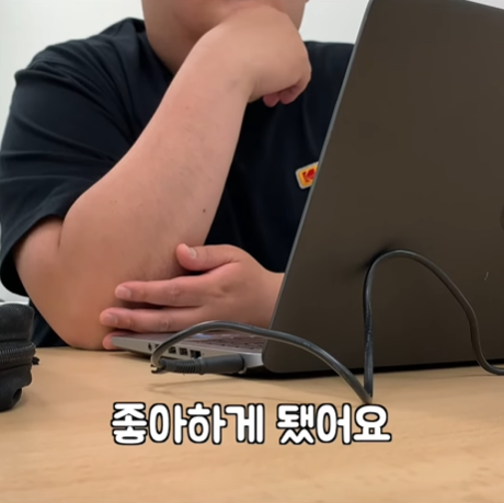 팬이-3명-생겼는데-직업이-전부-영화감독인-경우.jpg-7-이미지