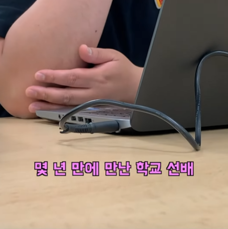 팬이-3명-생겼는데-직업이-전부-영화감독인-경우.jpg-0-이미지