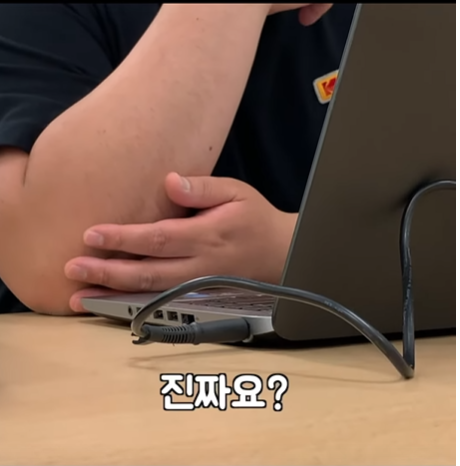 팬이-3명-생겼는데-직업이-전부-영화감독인-경우.jpg-4-이미지