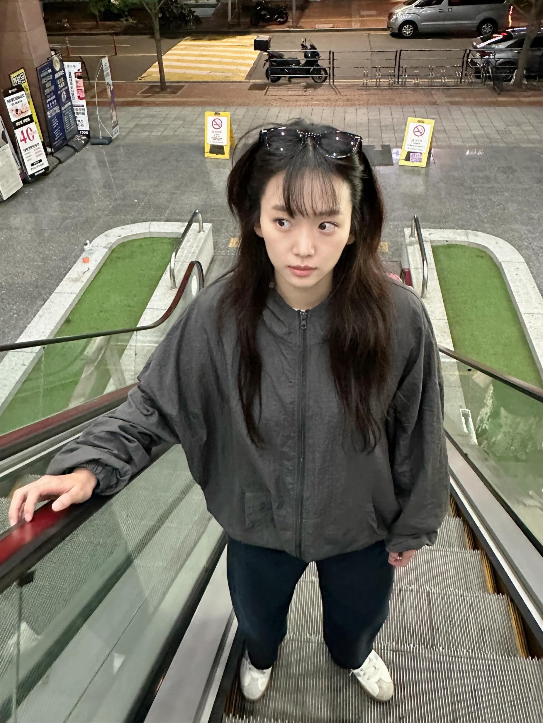 곧-마흔살인-참교육-배우-진기주-인스타.jpg-10-이미지