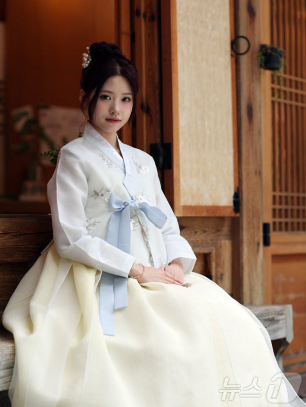 한복입은-참한-신라공주-1-이미지