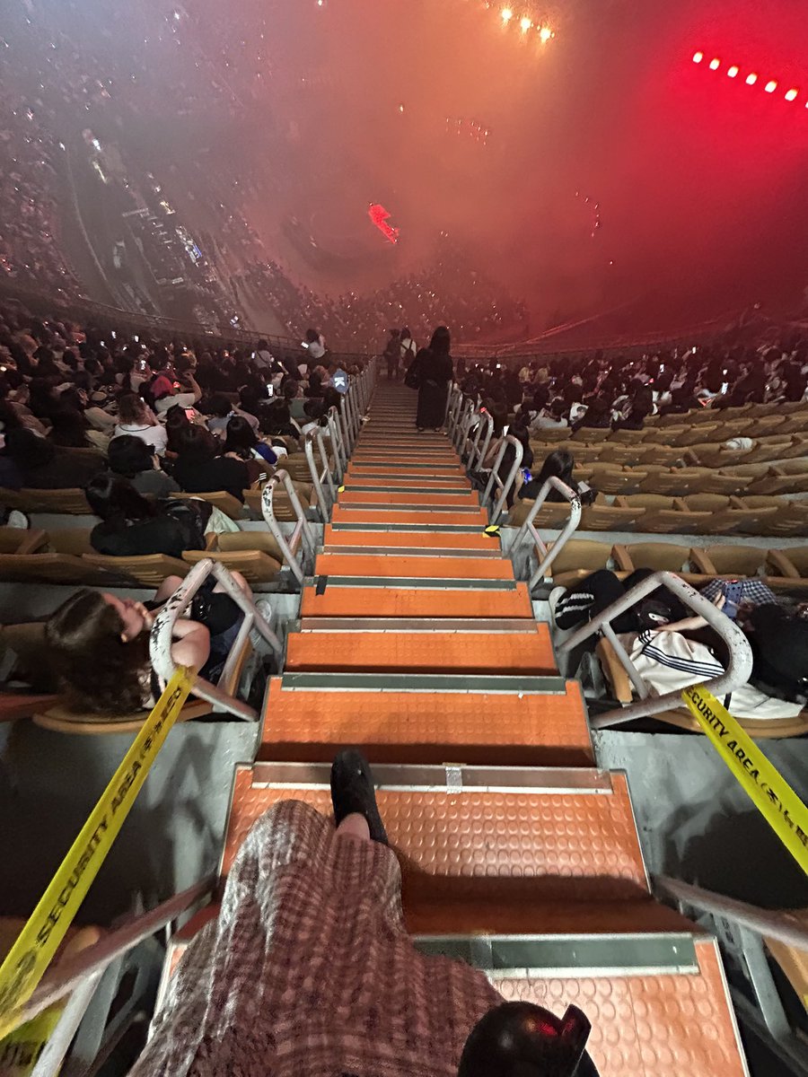 돌덕들-사이에서-갈린다는-실체-3층-vs-고척돔-4층-0-이미지